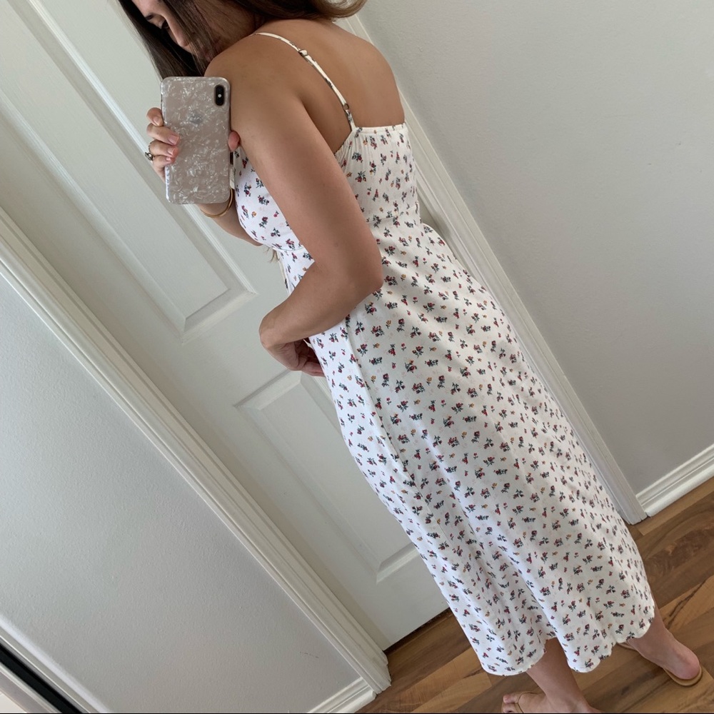 SOLD • Summery White Floral Dress - Picture 6 of 6